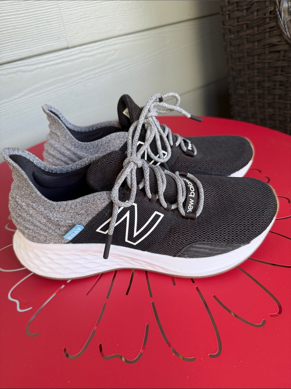New Balance Womens Black and Gray Knit Lace-Up Sneakers